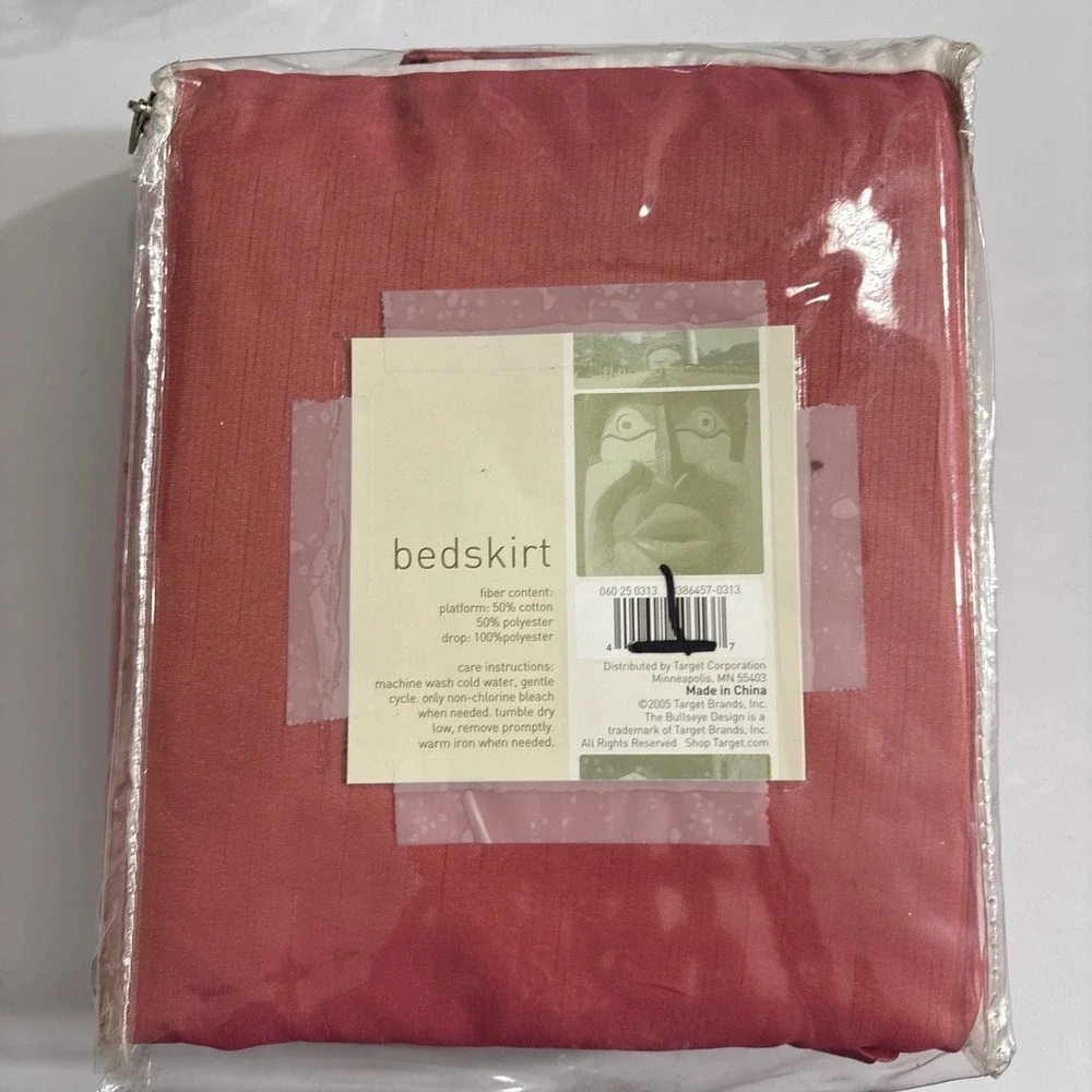 VTG‎ NWT 2005 Target Global Home Red Tailored Bedskirt 78